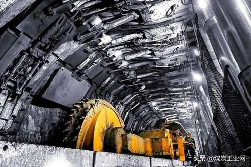 6.55萬噸 神東8.8米超大采高智能工作面再創(chuàng)單日采煤歷史新紀錄